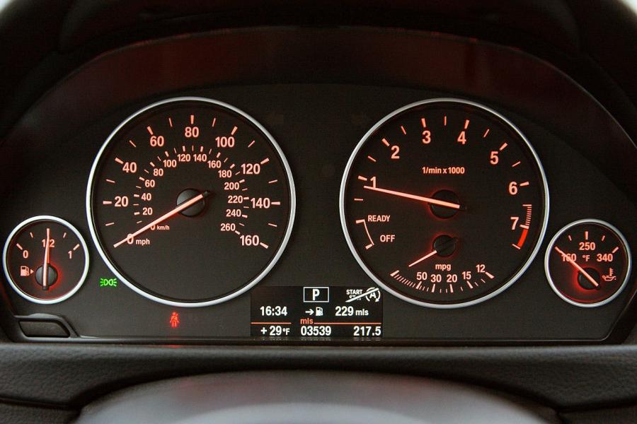  BMW 320i 2014 года  (фото 7 из 17)